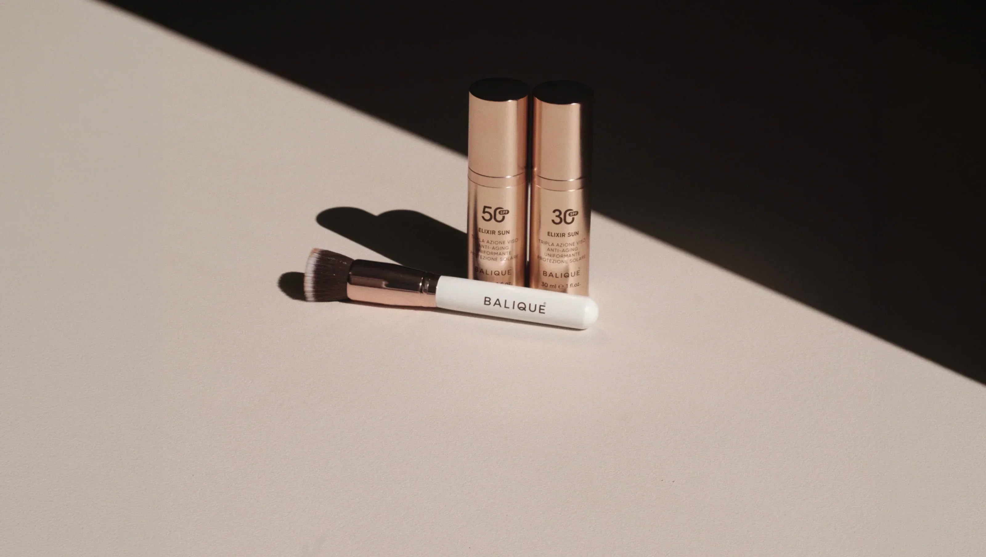 Elixir Sun Viso SPF30 e SPF50: protezione, skincare e nuova texture vellutata per una pelle luminosa e protetta ogni giorno