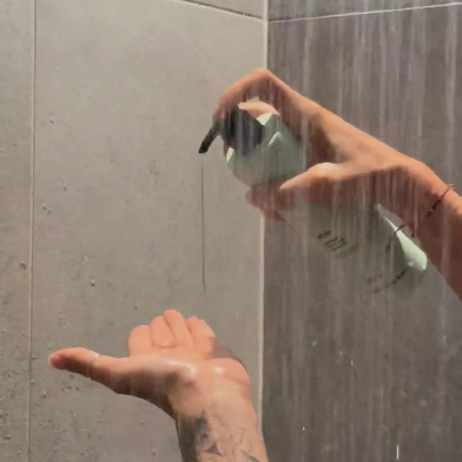 N°09 - SUPREME  HYDRATING SHAMPOO